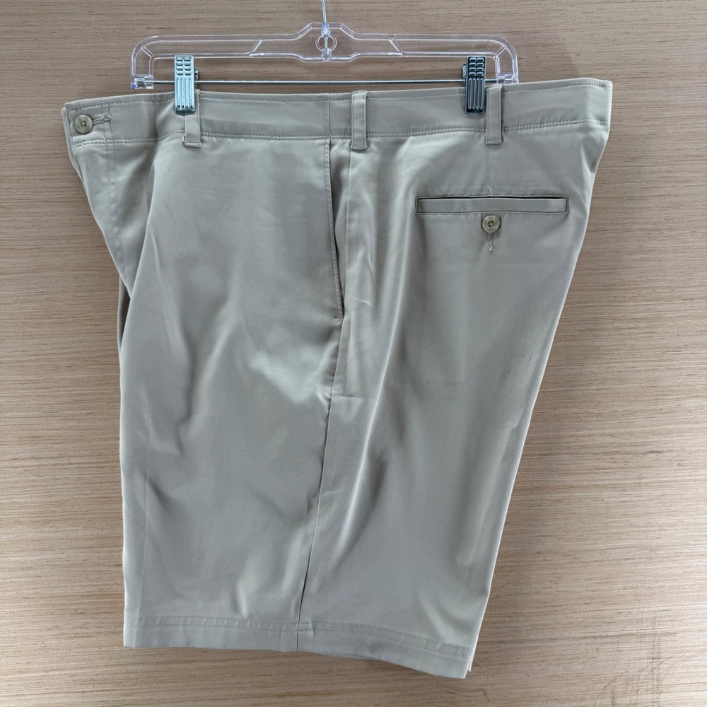 PGA Tour Mens Golf Shorts Khaki Flat Front Performance Size 40 MEASURES IN PICS